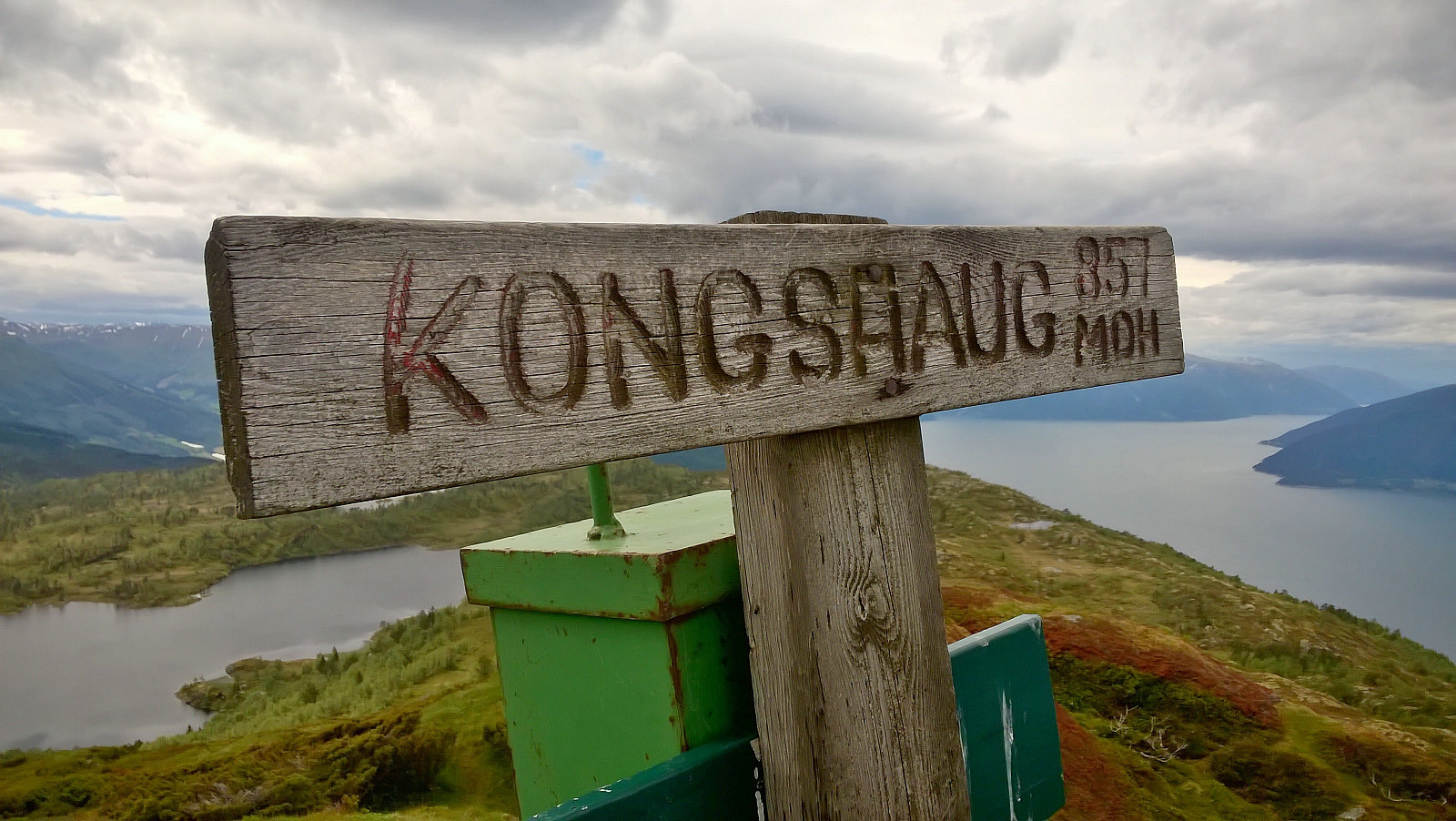 Fjelltur til Kongshaug (857moh) i Vik