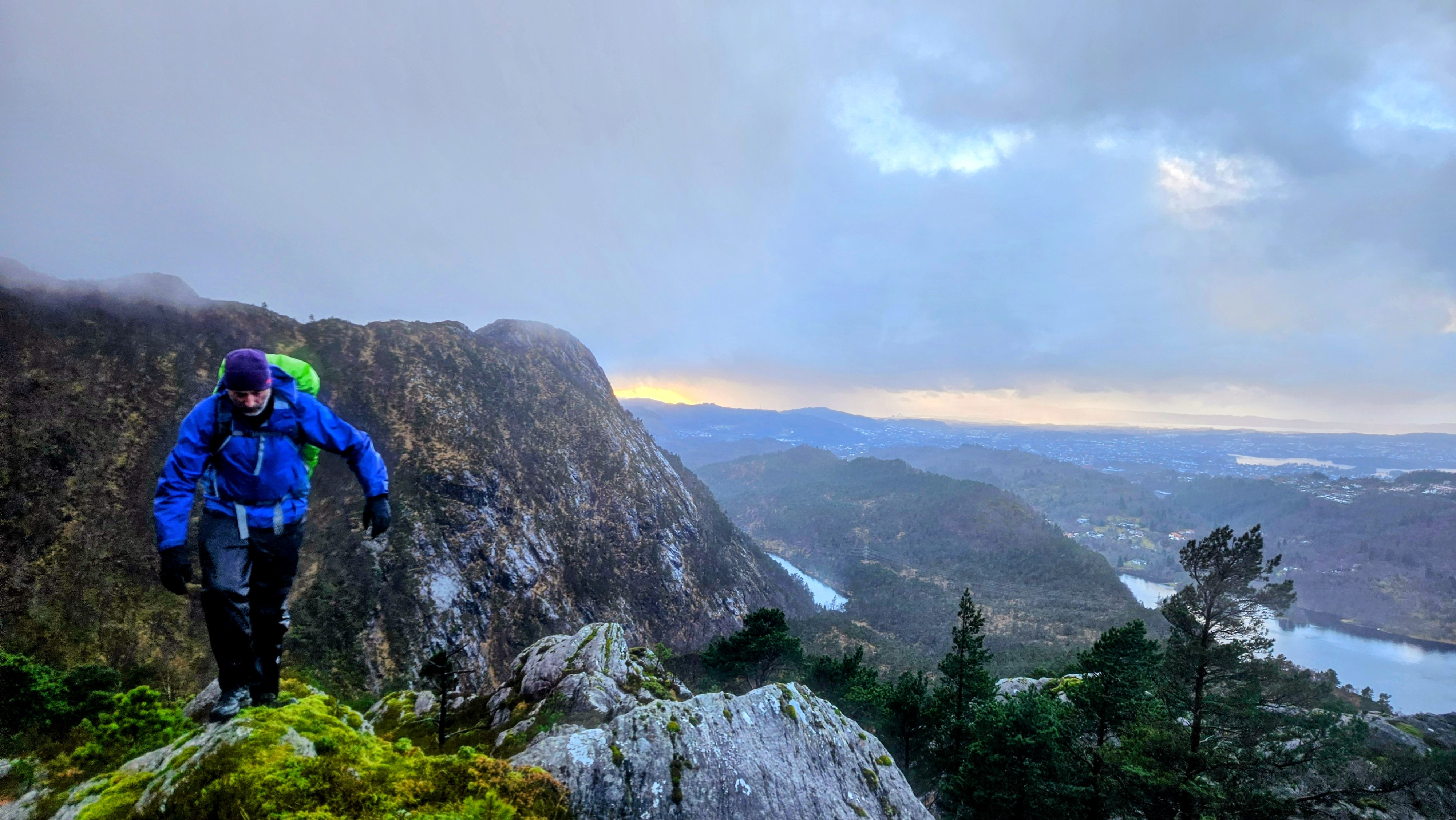 Fjelltur til Brattlandsfjellet (375 moh) fra Myrdalsvatnet