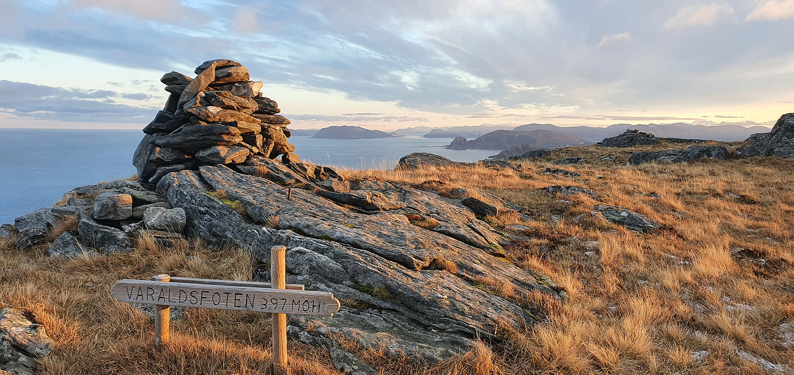Fjelltur til Varaldsfoten (397moh) på Stadlandet