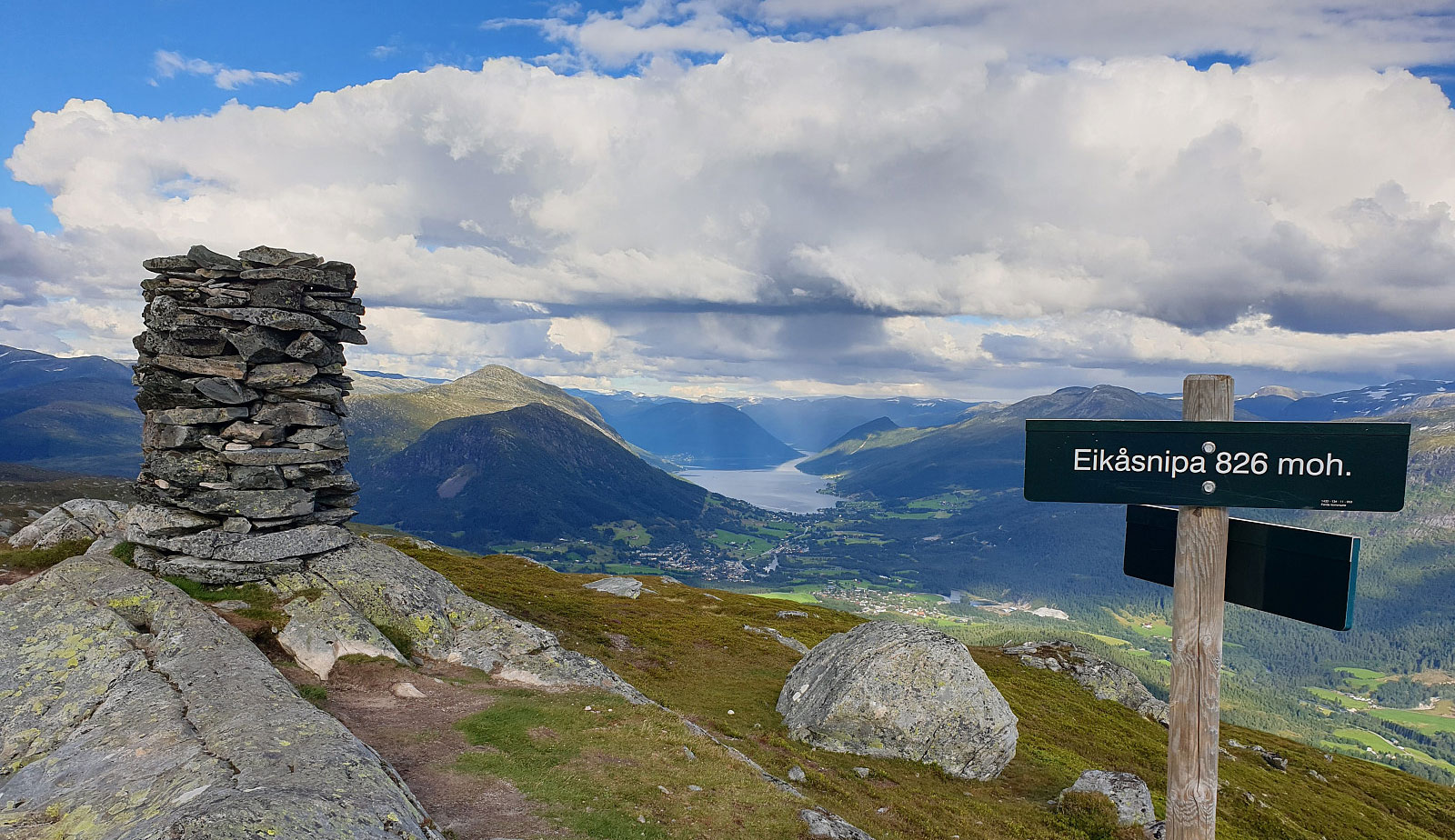 Eikåsnipa (826 moh)