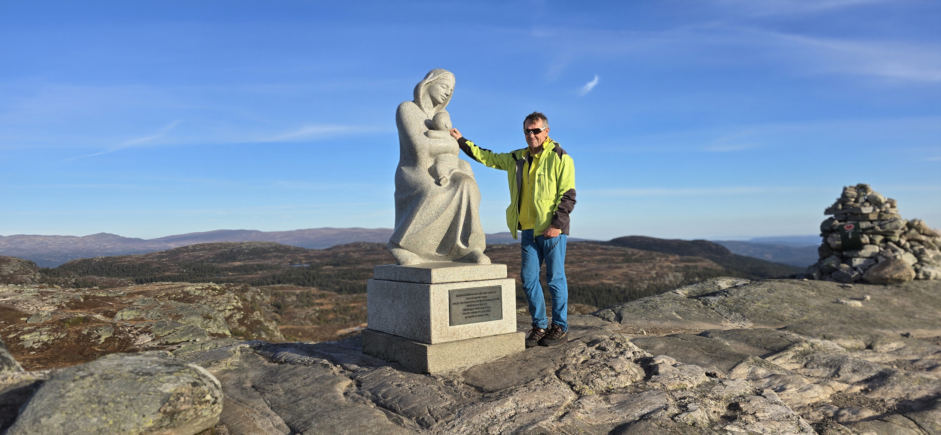 Madonnastatuen (1020moh)