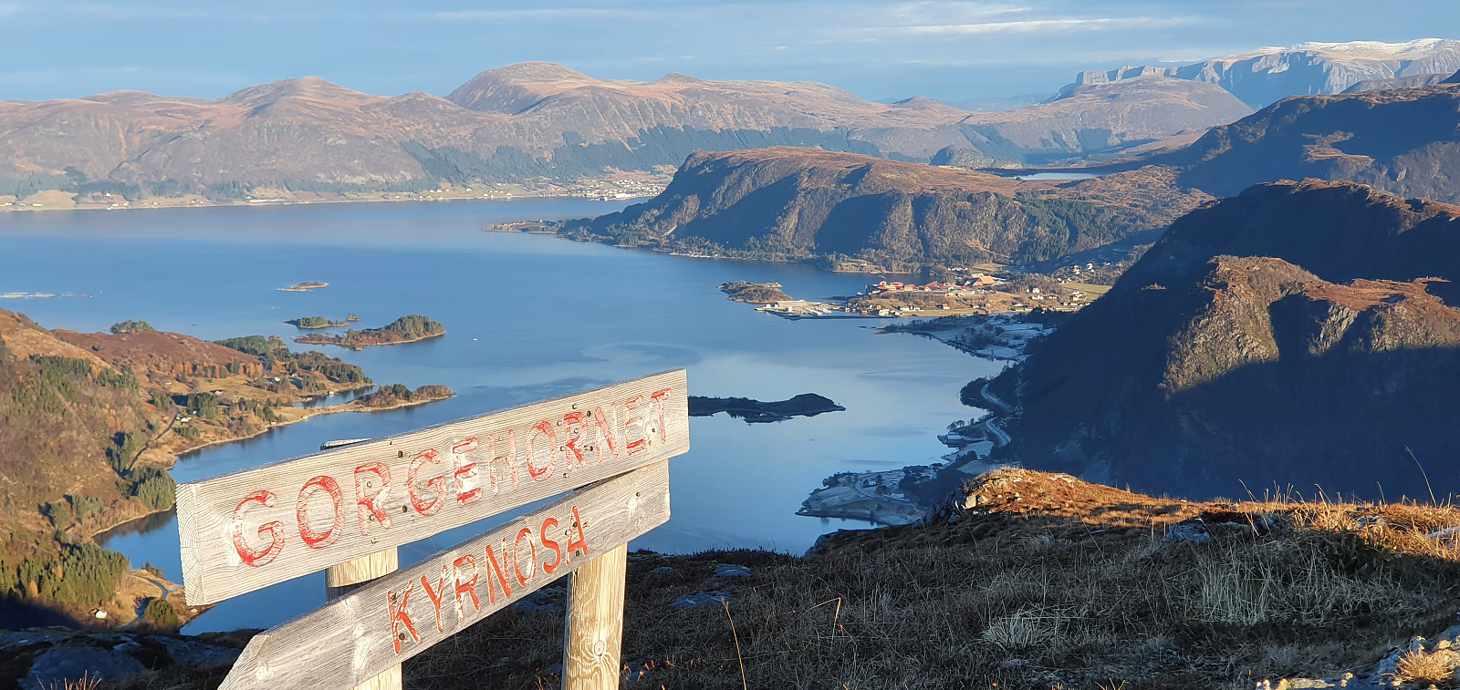 Fjelltur via Tusentrinnstrappa til Gorgeneshorn (517moh)