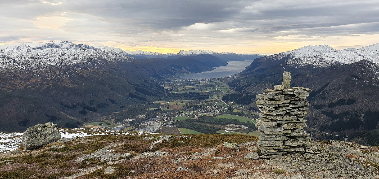 Fjelltur til Vedviknibba (729 moh) fra Nordfjordeid
