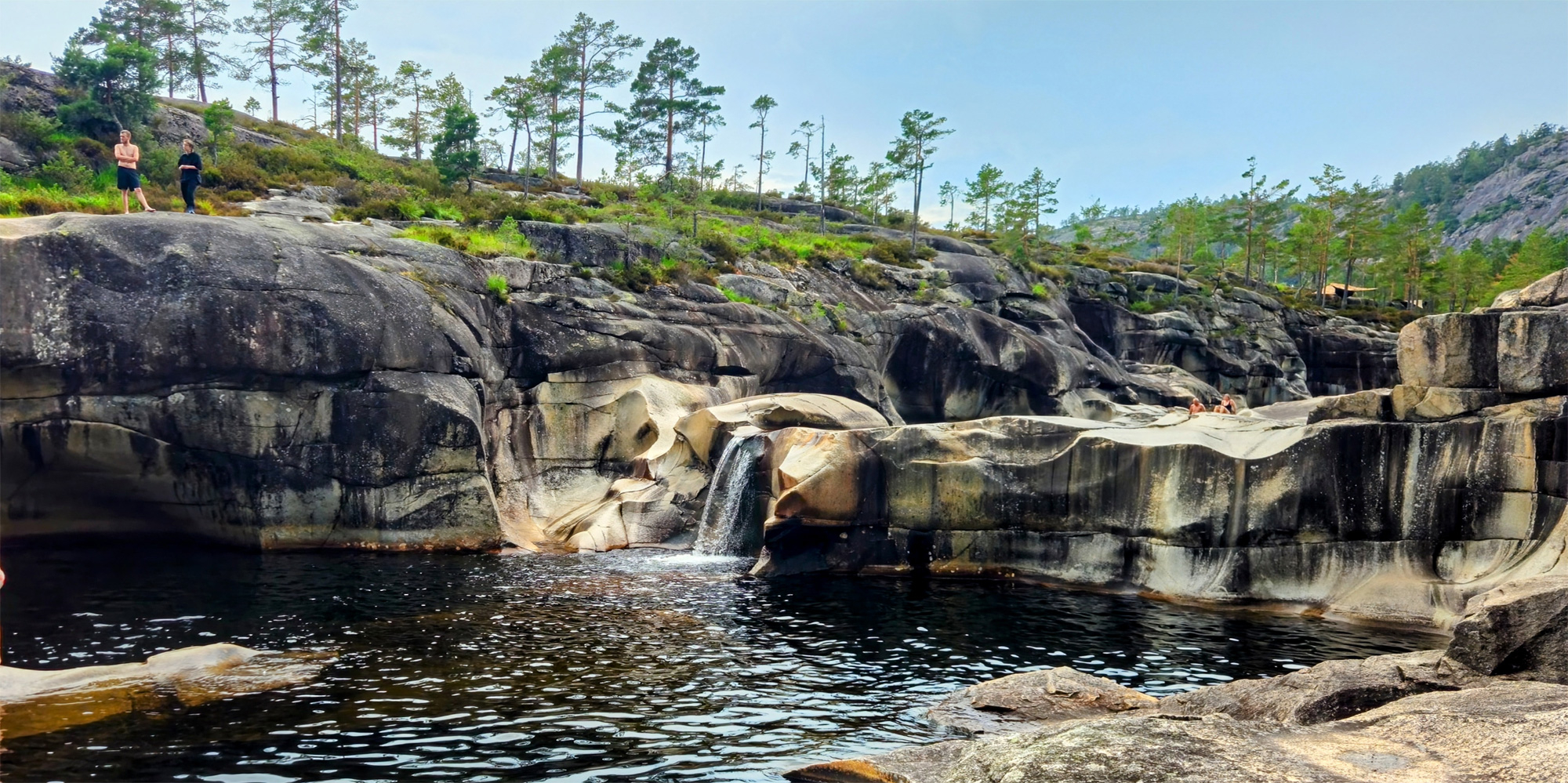 Vandretur til Jettegrytene i Nissedal - unik badeplass!