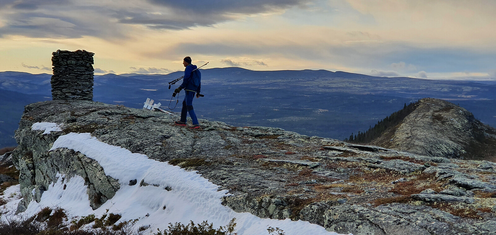 Ledsageren (1054moh)