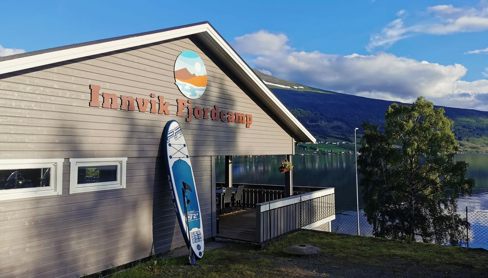 Innvik Fjordcamp - Camping og Hytteutleie