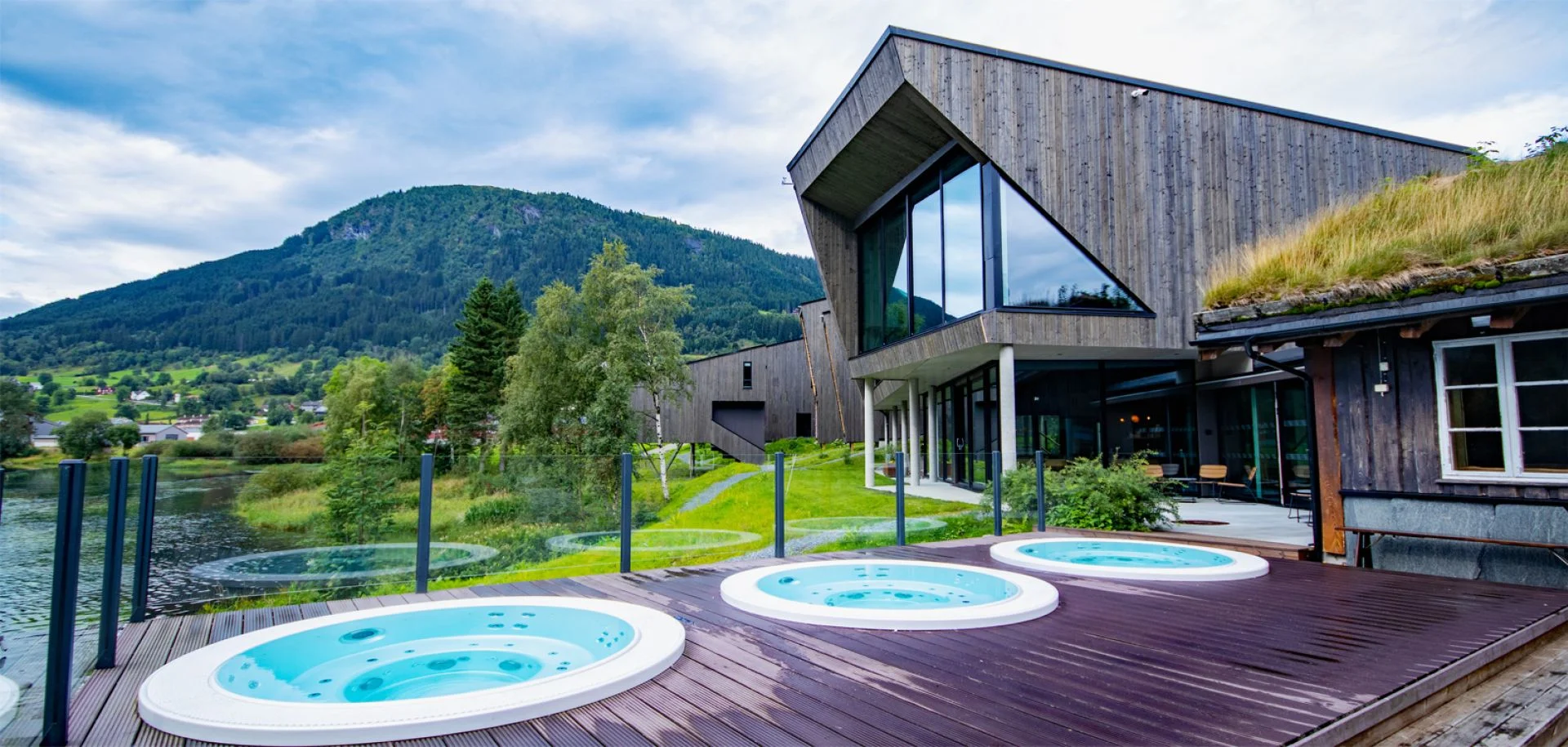 Elva Hotel & Restaurant